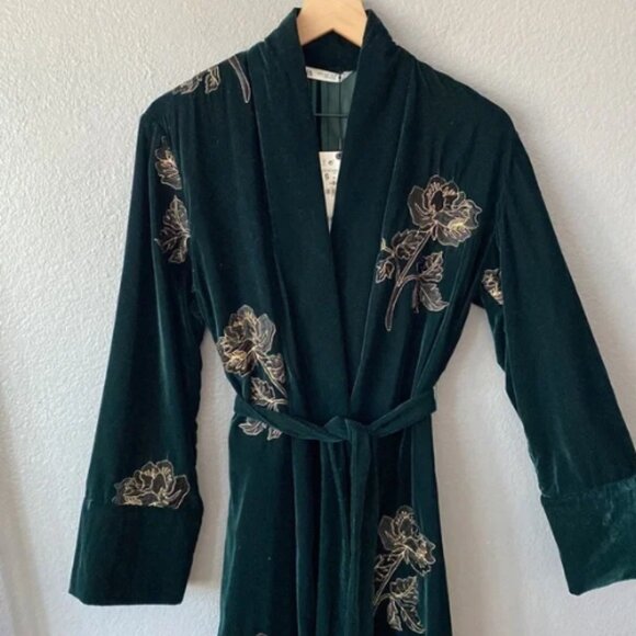 Zara Black Long Sleeve Dress with Gold Floral Embroidery - Picture 11 of 12